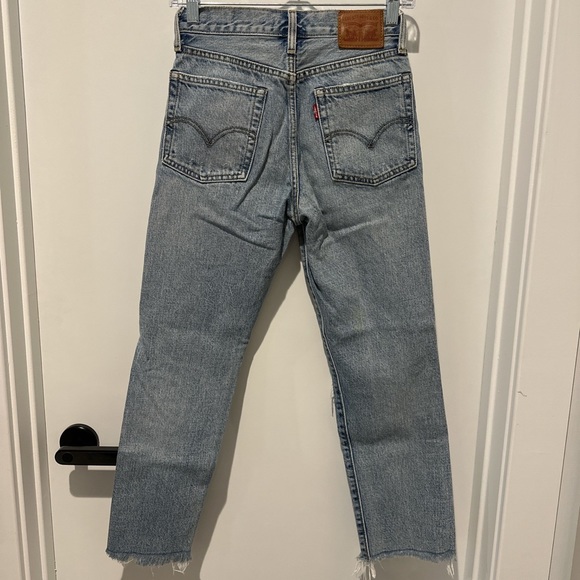 LEVI’S HIGH WAISTED JEANS - Picture 3 of 5